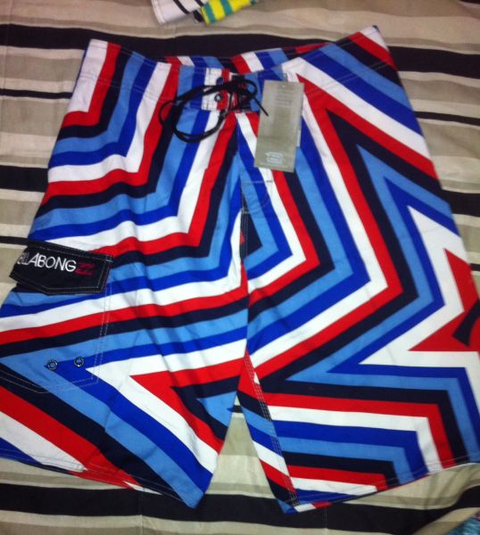 Bermuda Billabong - Azul com Vermelha